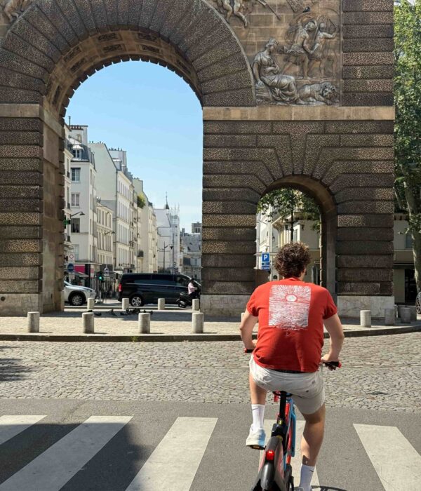 Fietsen door de straatjes van Parijs